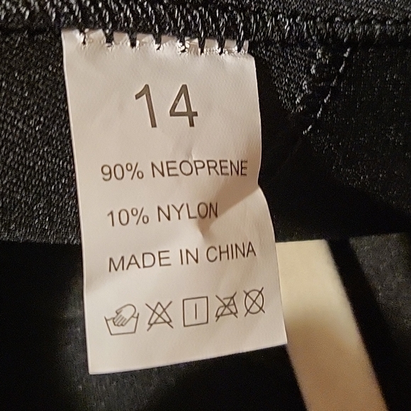 NWT kids wetsuit - Picture 9 of 9